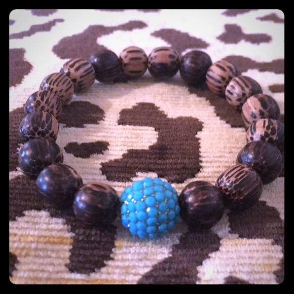 Turquoise Swarovski & coconut beaded bracelet - Picture 1 of 3